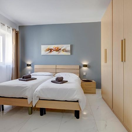 Ferienwohnung Chic 2Br Penthouse Steps From The Promenade Sliema Exterior foto