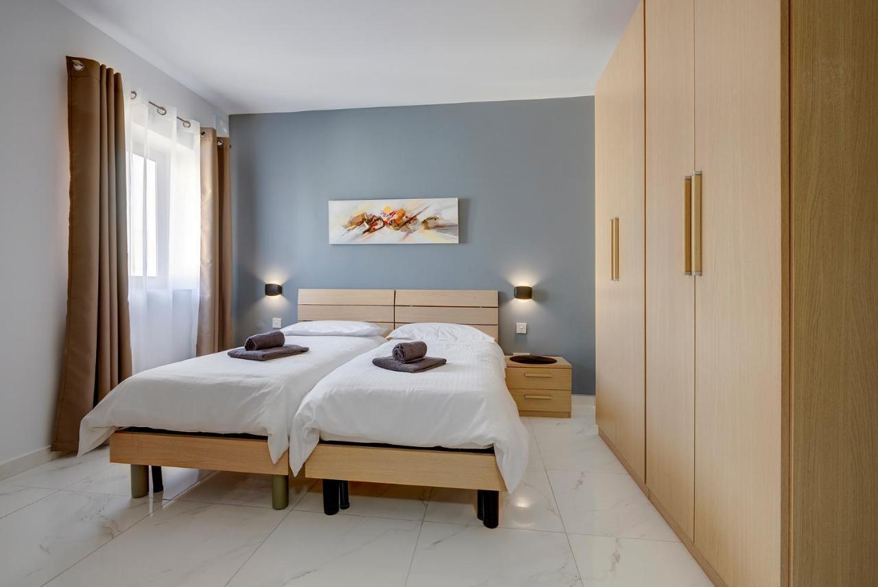 Ferienwohnung Chic 2Br Penthouse Steps From The Promenade Sliema Exterior foto