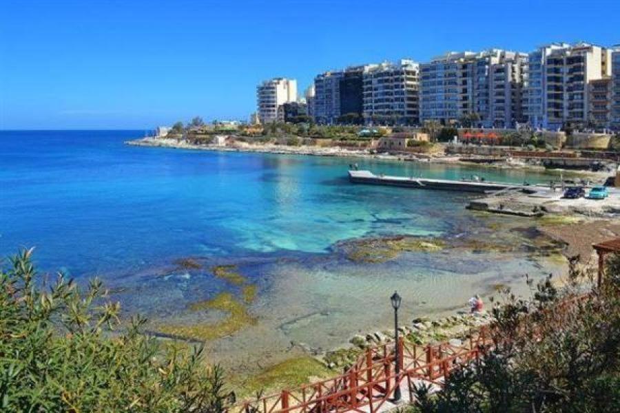 Ferienwohnung Chic 2Br Penthouse Steps From The Promenade Sliema Exterior foto