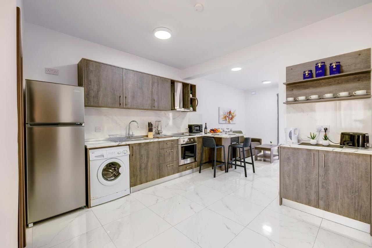 Ferienwohnung Chic 2Br Penthouse Steps From The Promenade Sliema Exterior foto