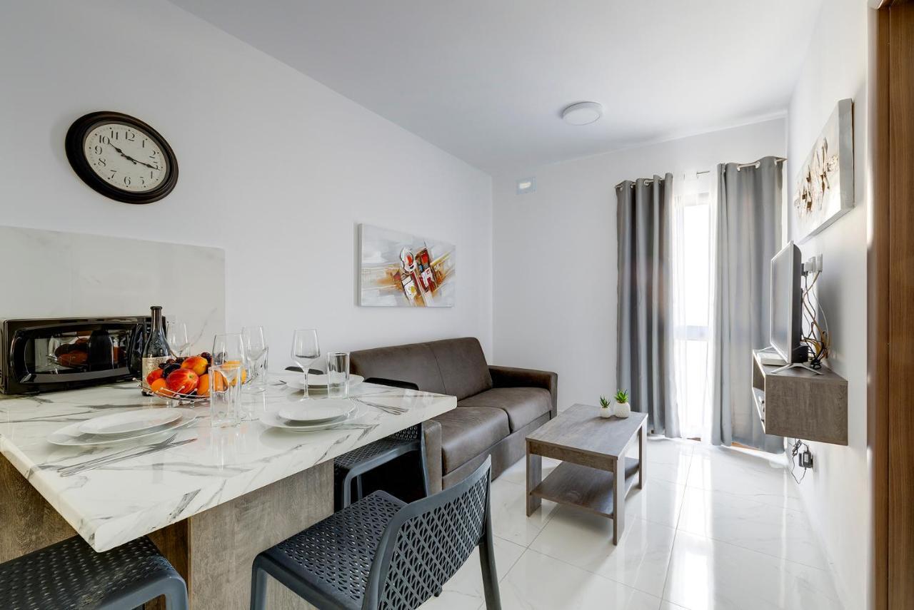 Ferienwohnung Chic 2Br Penthouse Steps From The Promenade Sliema Exterior foto