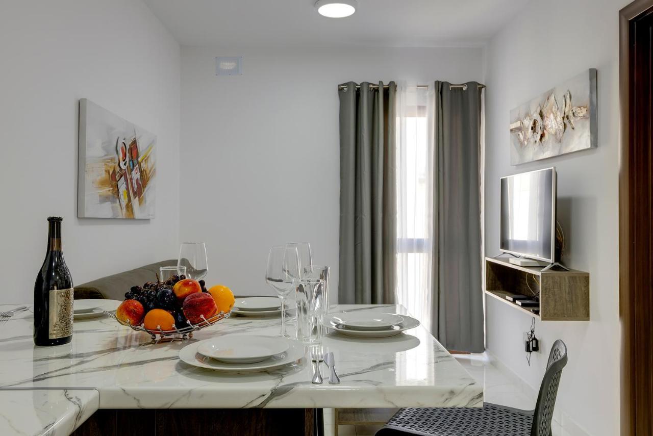 Ferienwohnung Chic 2Br Penthouse Steps From The Promenade Sliema Exterior foto
