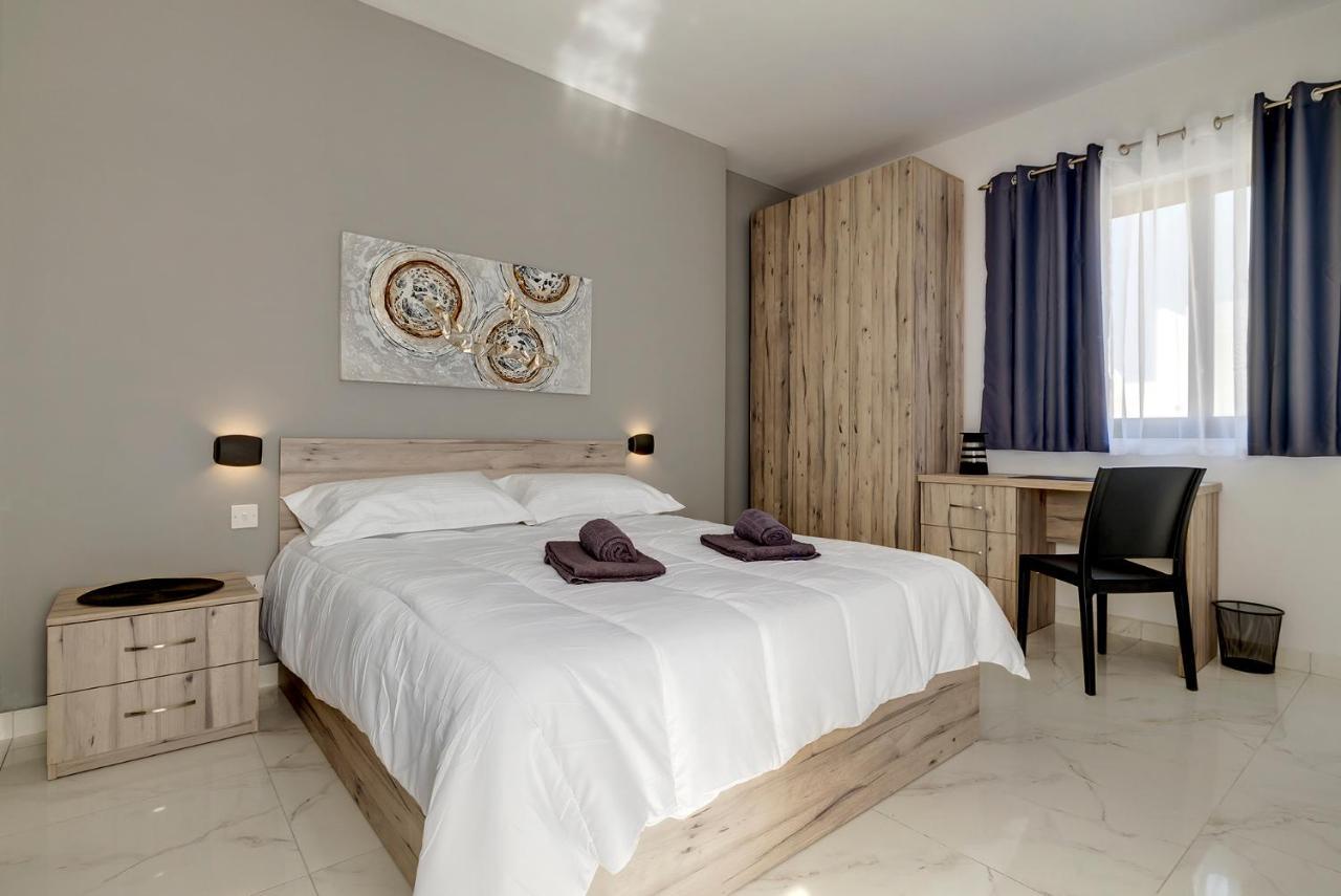 Ferienwohnung Chic 2Br Penthouse Steps From The Promenade Sliema Exterior foto